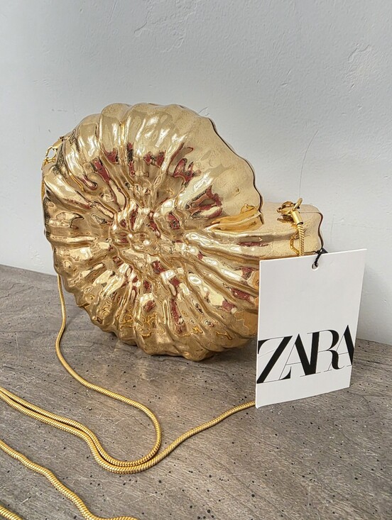 Zara Handbags - Zara Metallic Shell Clutch Purse Womens Gold Seashell Summer Beach NWOT NEW